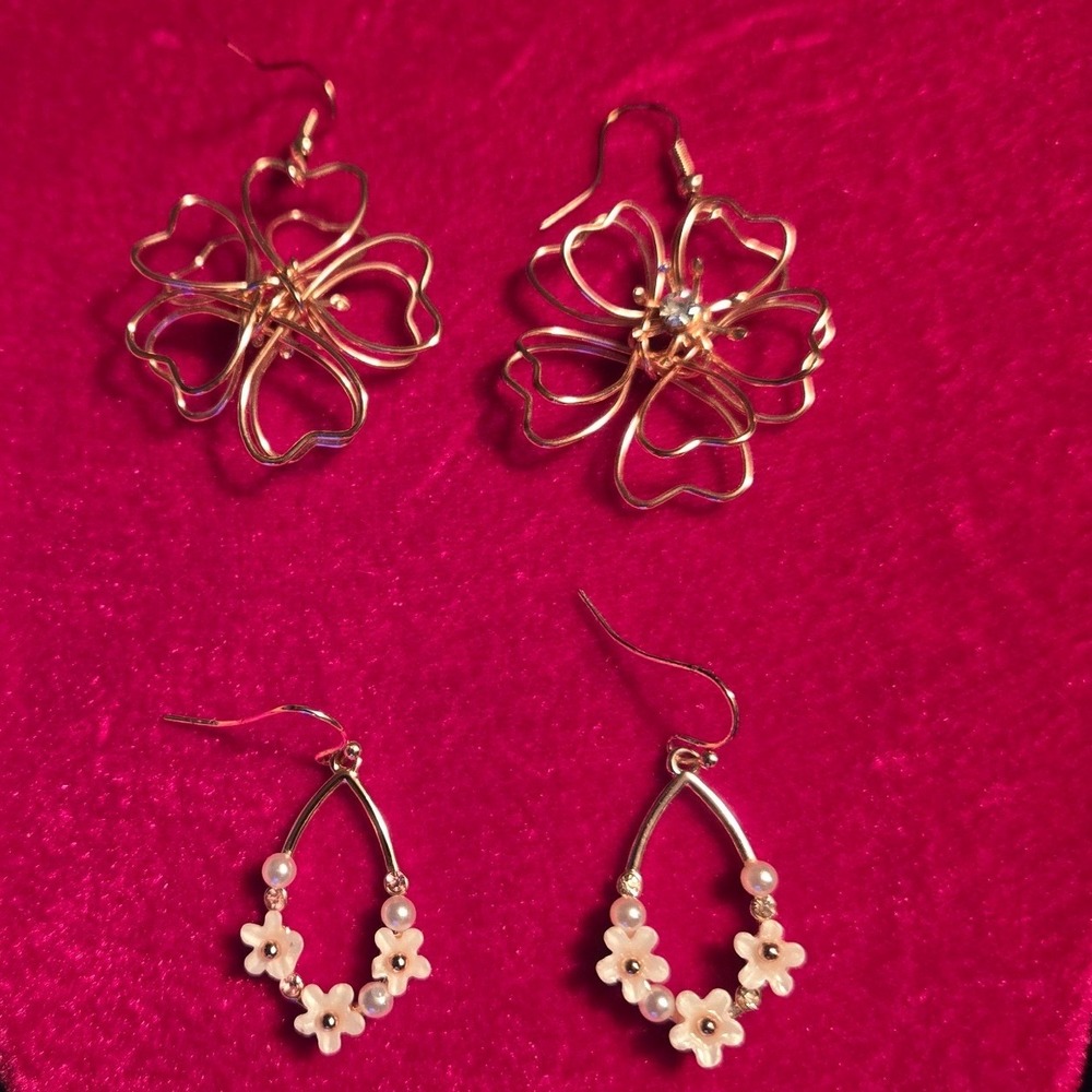 Gold Tone Floral Earring Set 2 Pairs Wire Flower & Pearl Teardrop Dangle
